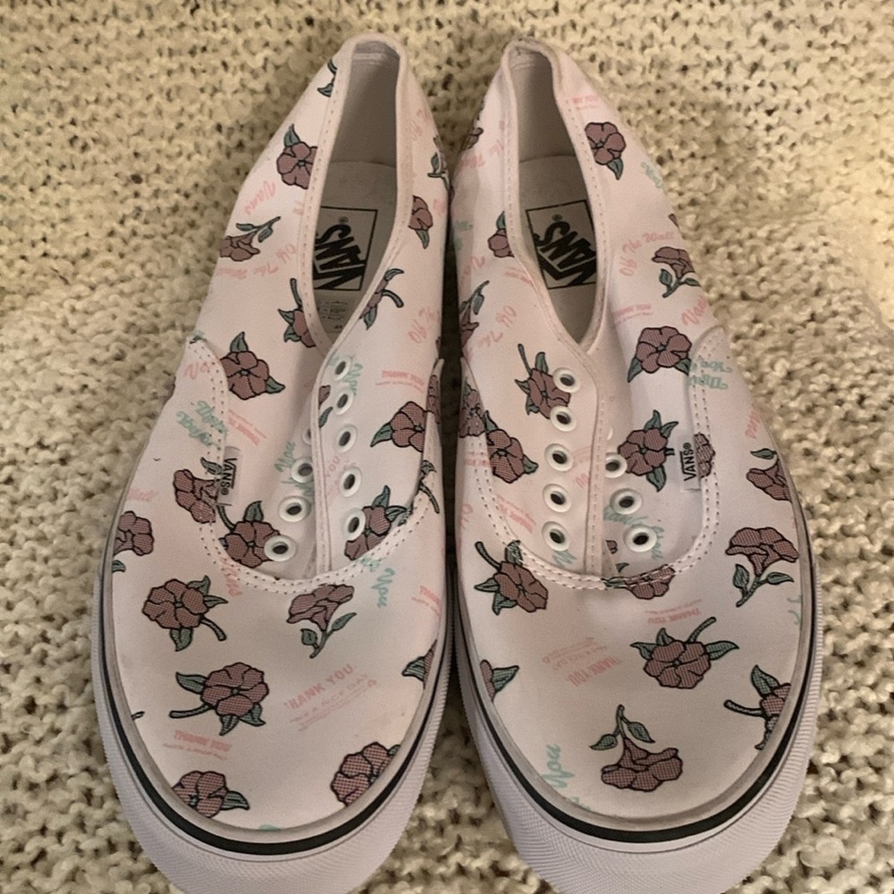 Vans Off the Wall men's sneakers, rose pattern, size 13.